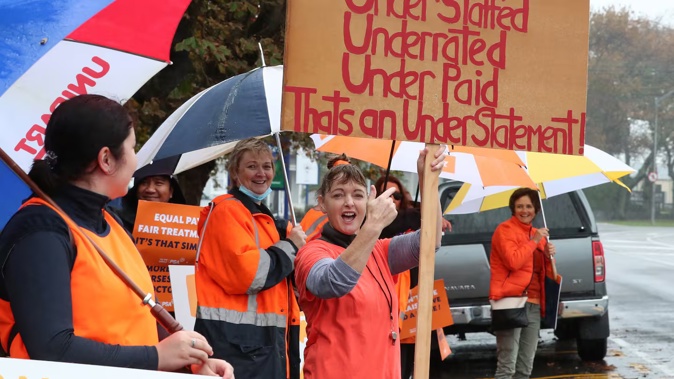 Public Service Association's allied, public health and technical health workers protest for better pay and conditions in 2022. Photo / Bevan Conley (File)