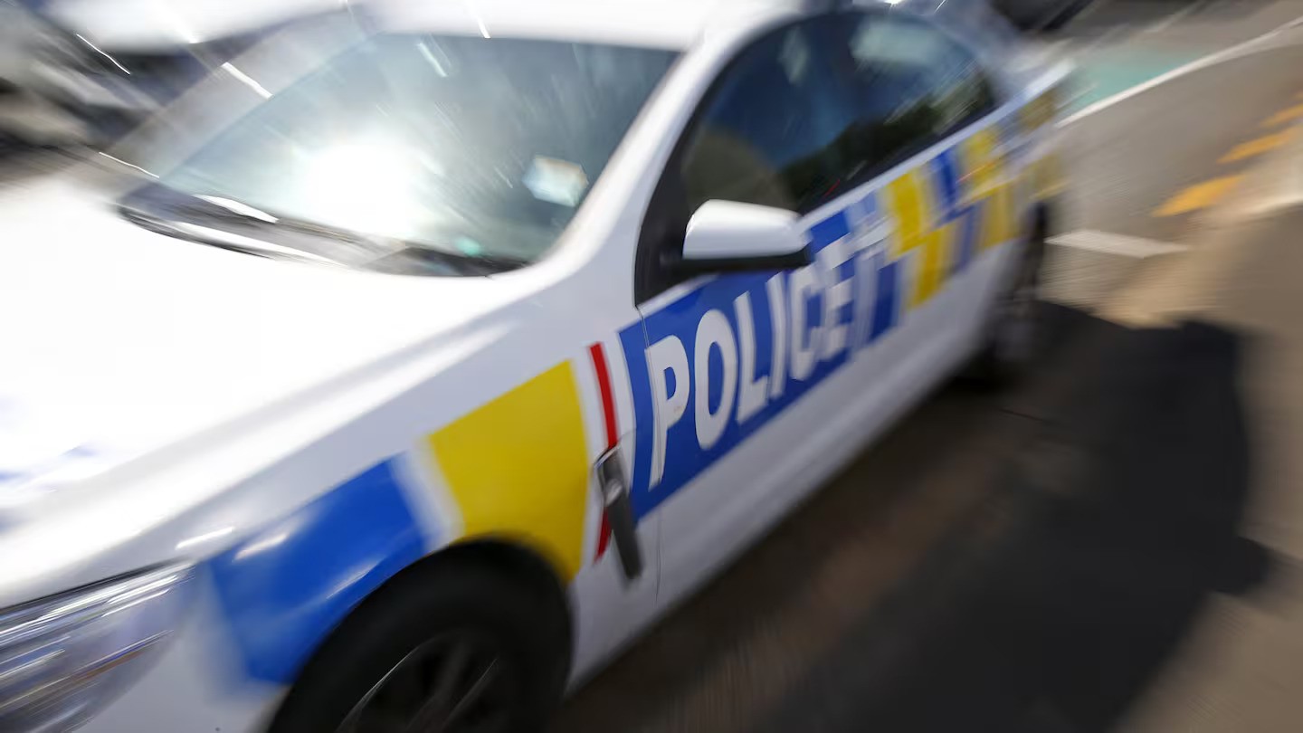 Emergency crews rush to serious multi-car crash on West Coast