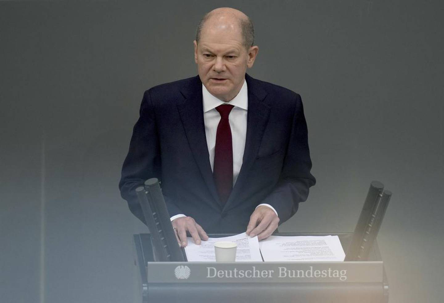 German Chancellor Olaf Scholz delivers a speech on the Russian invasion of the Ukraine during a meeting of the German federal parliament. (Photo / AP)