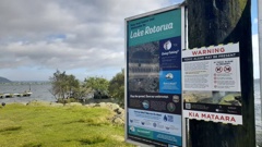 Signs warning lake users of toxic algal blooms have been put up around 40 lakeside locations in the Rotorua district. Photo / Maryana Garcia