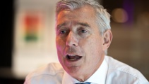 Air NZ CEO Greg Foran joins Kerre Woodham in studio