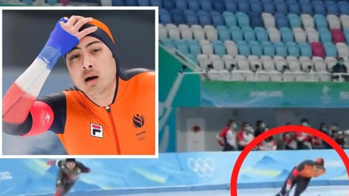 An Olympic speed skater has been praised for a split-second act of sportsmanship that helped his rival secure a medal. Photo / Getty Images.