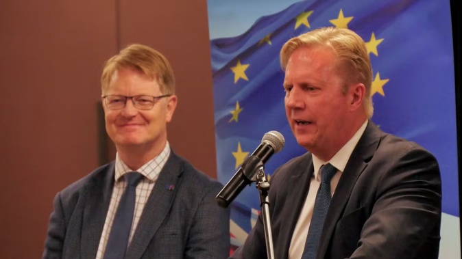 Lawrence Meredith, the EU's Ambassador to New Zealand (left), with Trade and Investment Minister Todd McClay at Crown Research Institute Scion in Rotorua.