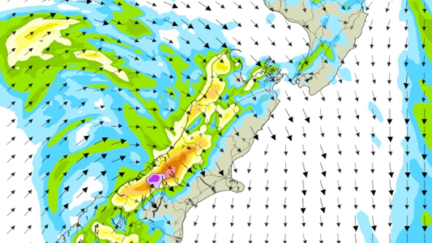 Wild weather on the way with heavy rain, gales and thunderstorms set to hit country