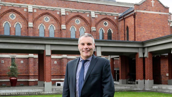 King’s College headmaster Simon Lamb is stepping down.