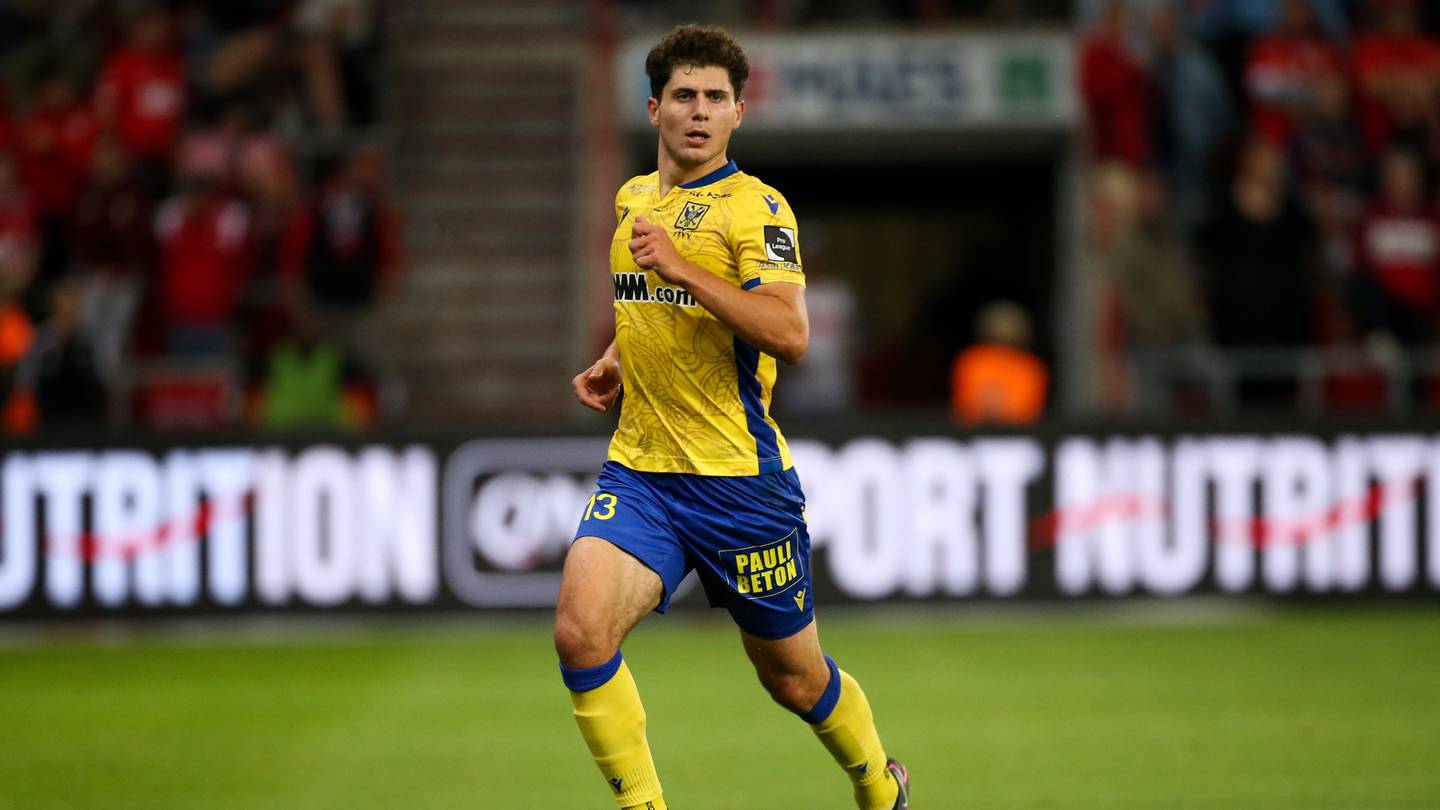 Liberato Cacace of STVV during the Jupiler Pro League match between Royal Standard de Liege and Sint-Truidense V.V. at the Maurice Dufrasnestadion. (Photo / Getty Images)