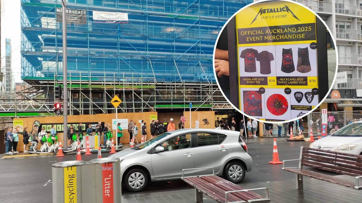 Fans shelling out $90 for Metallica poster before Eden Park show