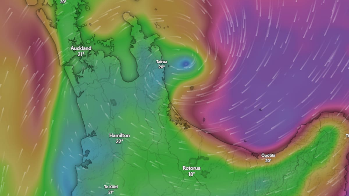 'Most dangerous period' approaching as Cyclone Vaianu makes landfall during high tide