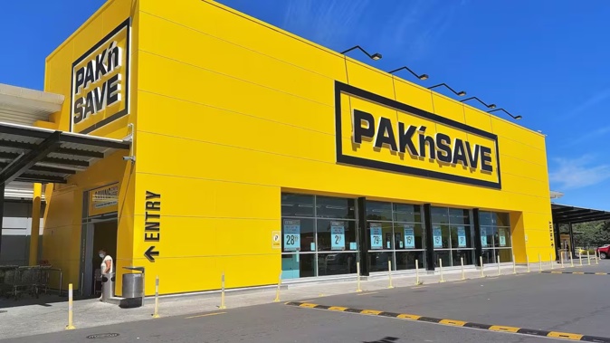Multiple people complained about some security guards contracted to the Manukau supermarket. Photo / NZME