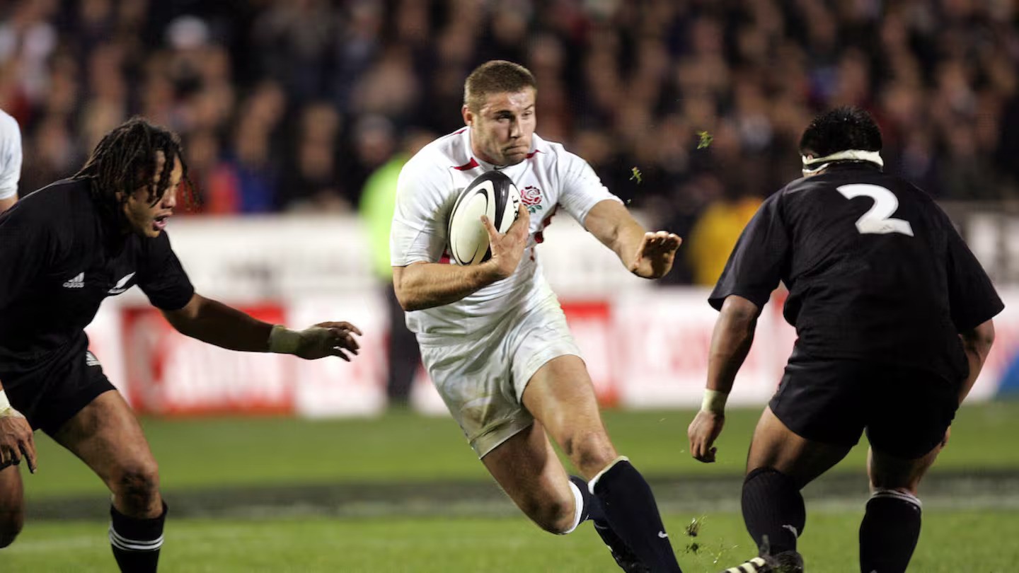 Ben Cohen on attack against the All Blacks in 2004. Photo / Photosport