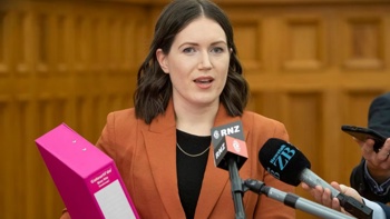 Minister Brooke van Velden labels Easter trading laws 'outdated' amid Wānaka New World controversy 