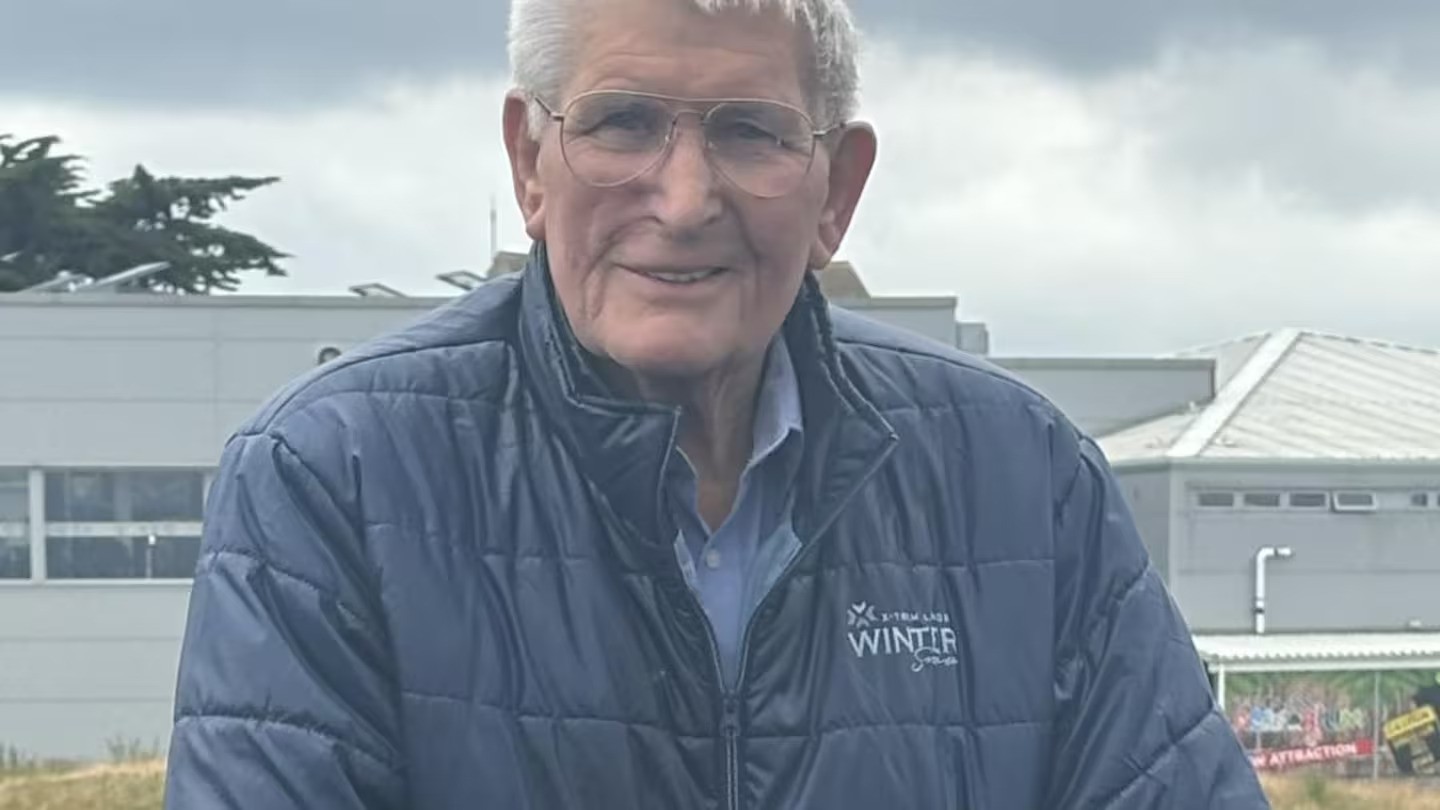 Spit-take: Pensioner fined $575 after windy leaf blows into his mouth