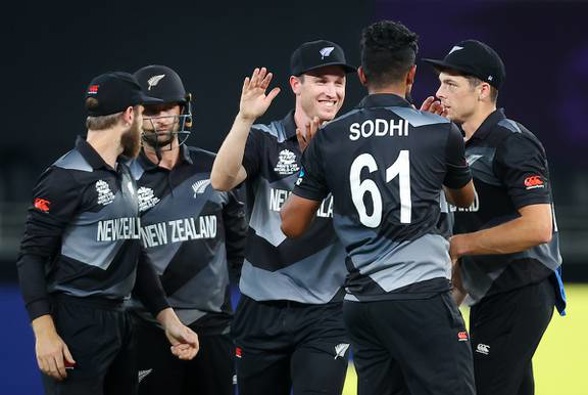 The Blackcaps celebrate Ish Sodhi's wicket of Virat Kohli. (Photo / Photosport)
