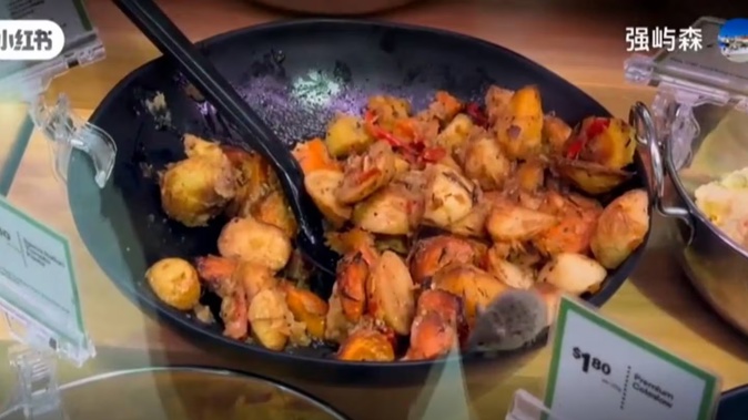 The Ministry for Primary Industries (MPI) is investigating after a video shows a mouse on top of a salad at Christchurch’s Eastgate Countdown.