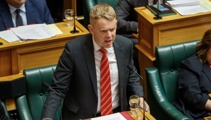 Hipkins criticises Govt's Police pay offering, backs union