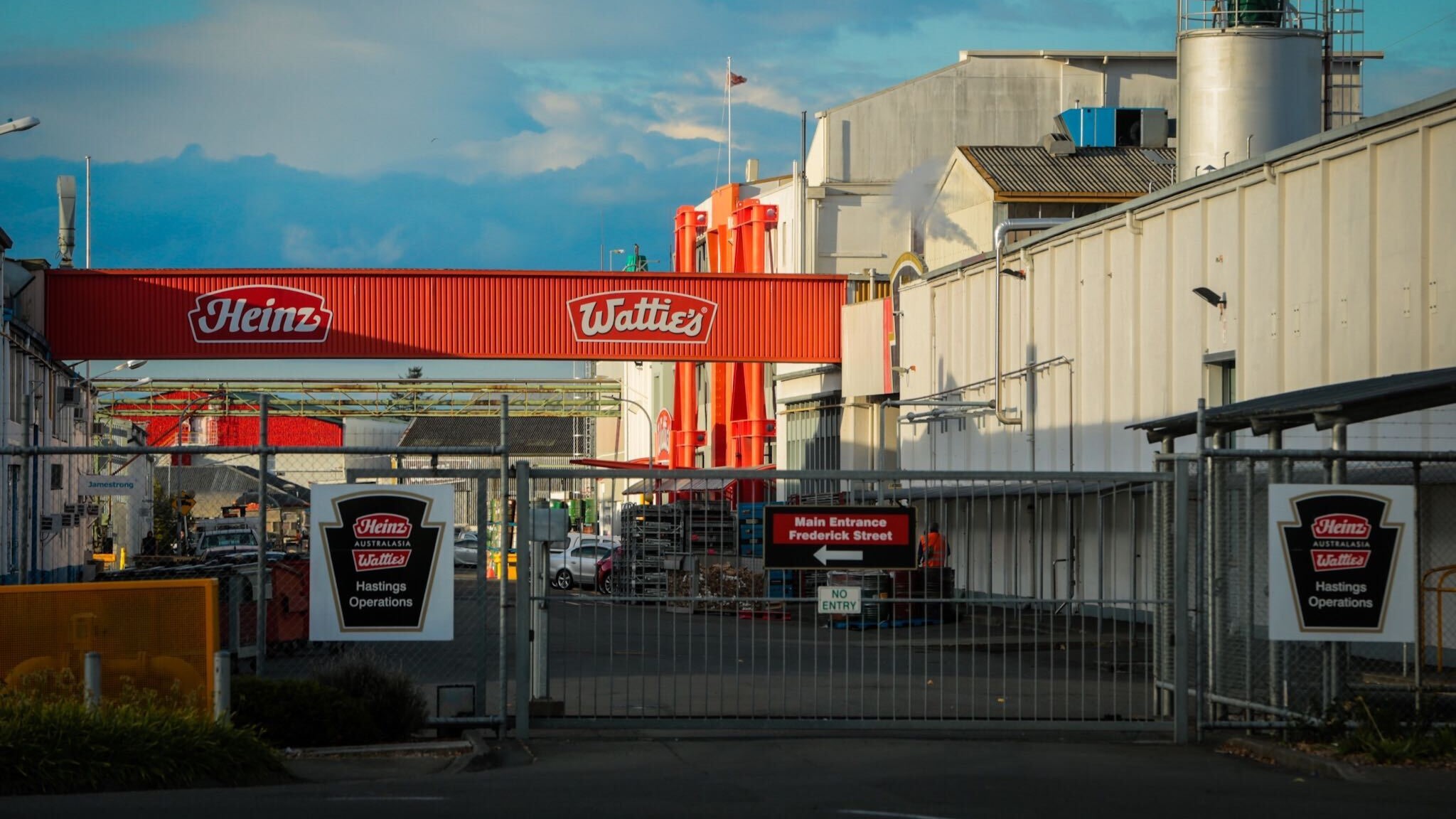 "Not viable": 350 jobs could be cut as Heinz Wattie's considers closing factories 