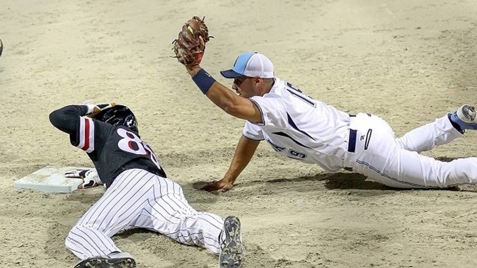 A key moment when Ben Enoka was picked off at second for New Zealand against Argentina. Photo / WBSC