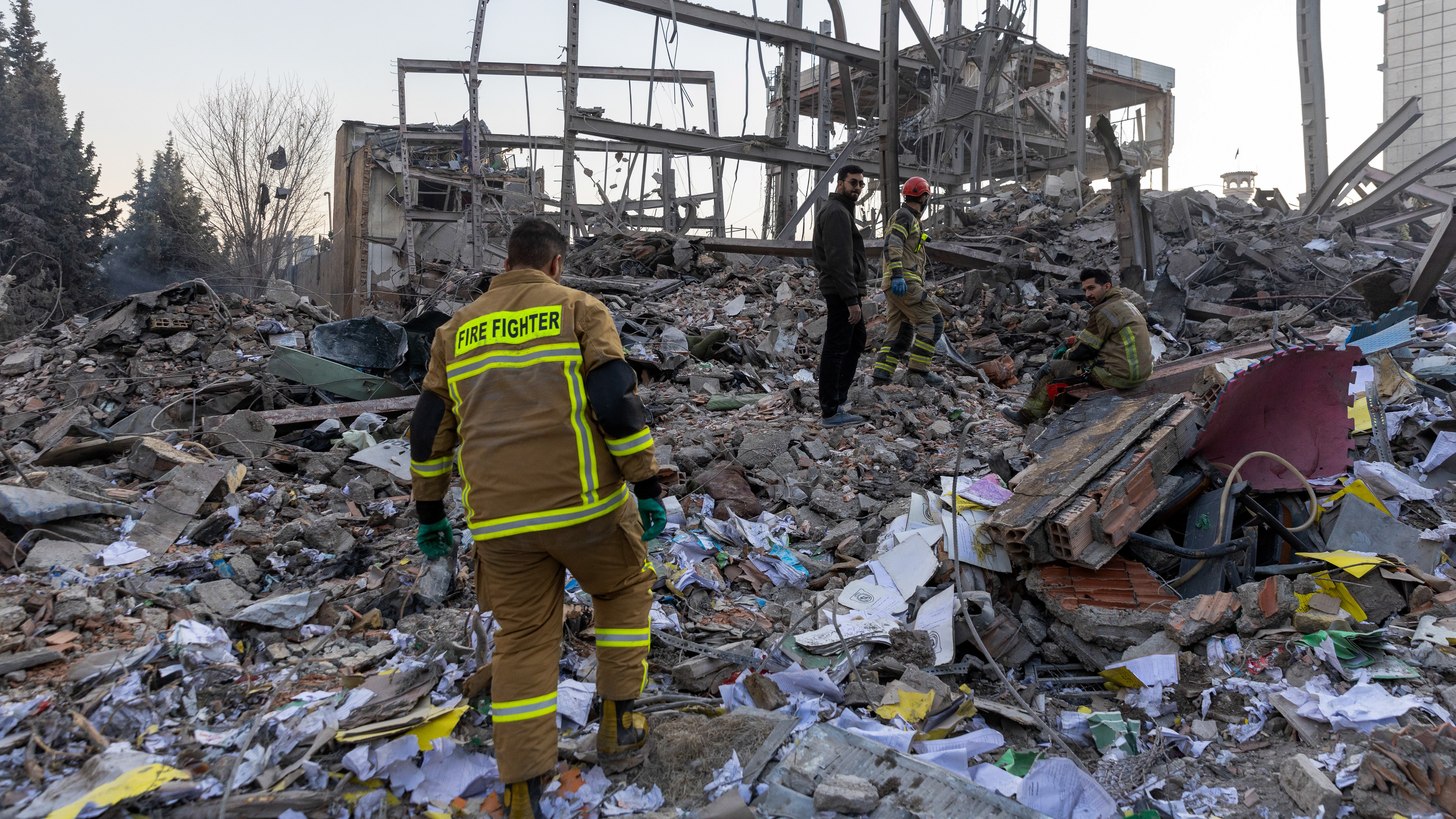 What are the US' plans after the initial strike on Iran? 