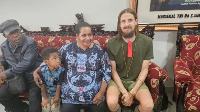 New Zealand pilot Phillip Mehrtens has reportedly been freed from captivity in West Papua, Indonesia. Photo / Dok. Istimewa