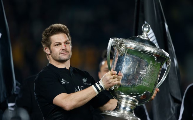 Richie McCaw back with All Blacks as Springboks make major changes