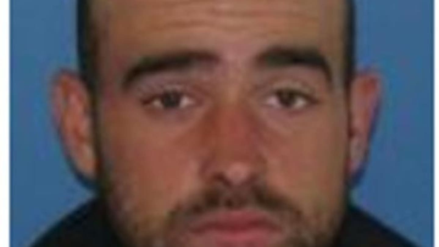 'Should not be approached': Police hunt man after double Ruapehu homicide