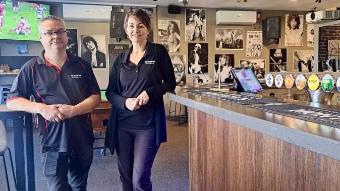 The Matua Bar owners Jeff Hazelwood and April Fletcher say getting rid of all the pokie machines has been good for business and the community. Photo / Sandra Conchie