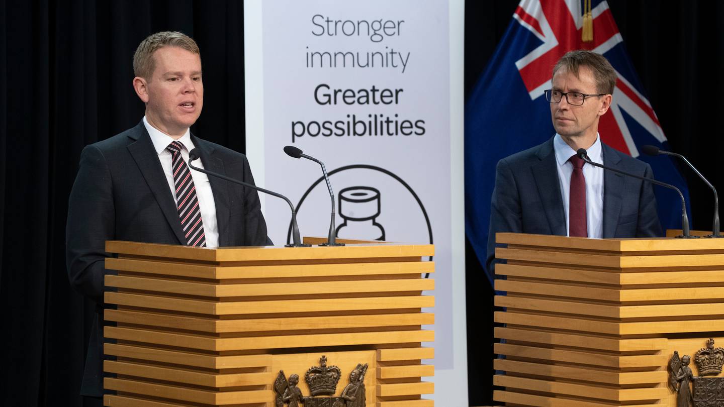Covid-19 Response Minister Chris Hipkins and Director-General of Health Ashley Bloomfield. There five new cases in MIQ today. (Photo / File)