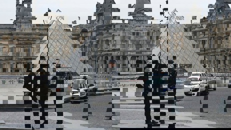Gavin Grey: UK correspondent on the ongoing investigations into the Louvre heist