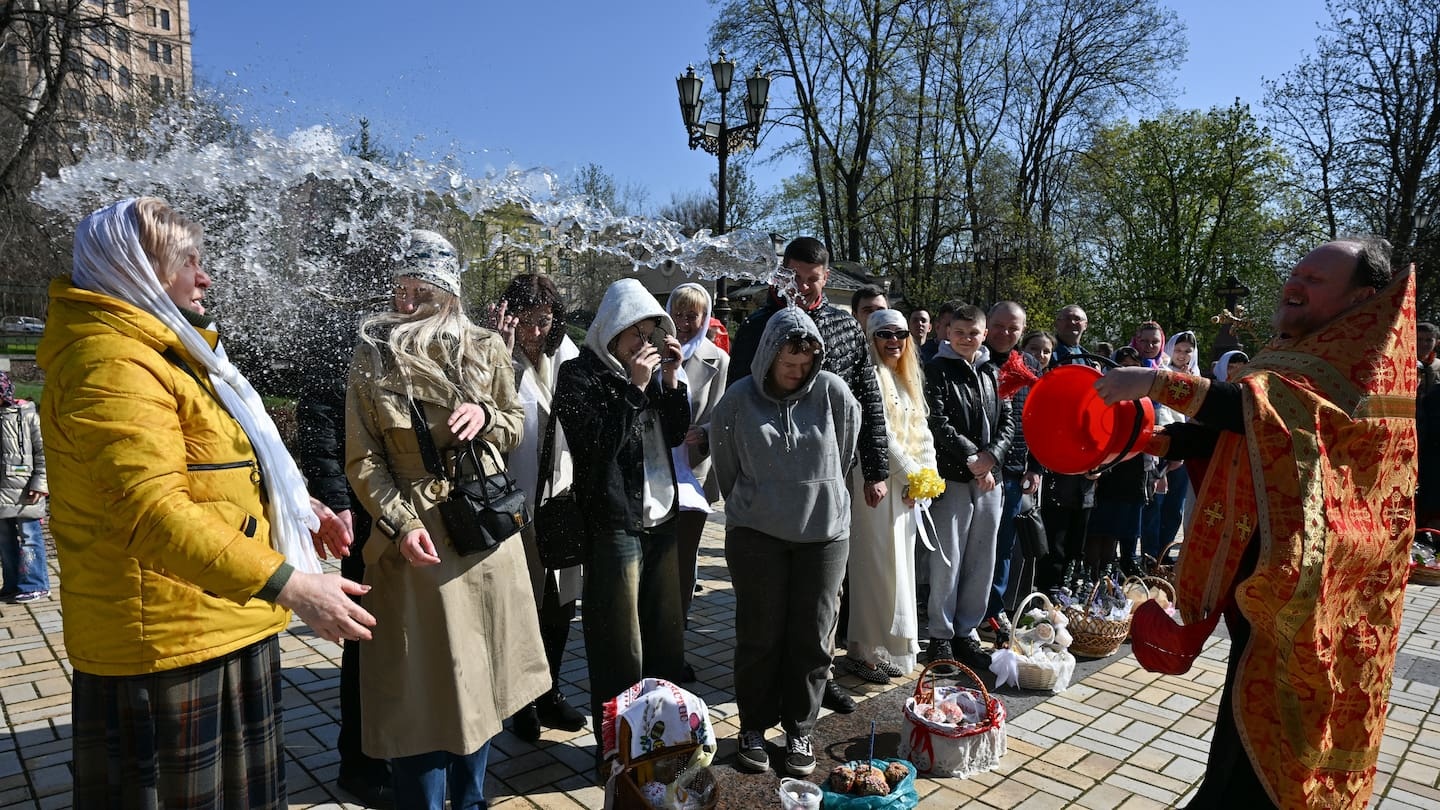 Easter truce between Ukraine and Russia ends