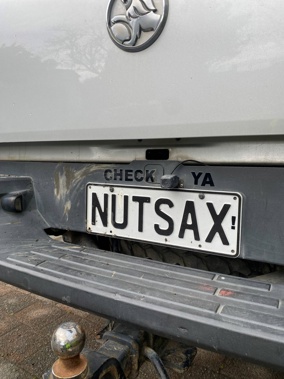 Taylor Crawshaw bought the plates in question about three years ago and had received nothing but positive feedback.