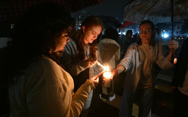 Valencia leader jeered at flood anniversary event