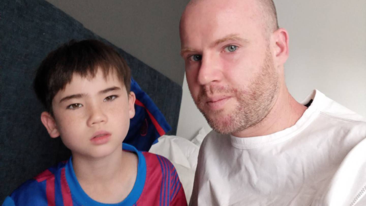 Robert Turner and his son in MIQ. Photo / Supplied