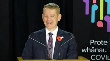 Watch: 'Pashing on a dancefloor' – Hipkins' hilarious Covid rule comment