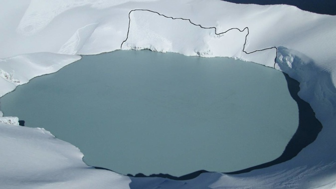 The rise in temperature is accompanied by strong levels of volcanic tremor. Photo / Geonet