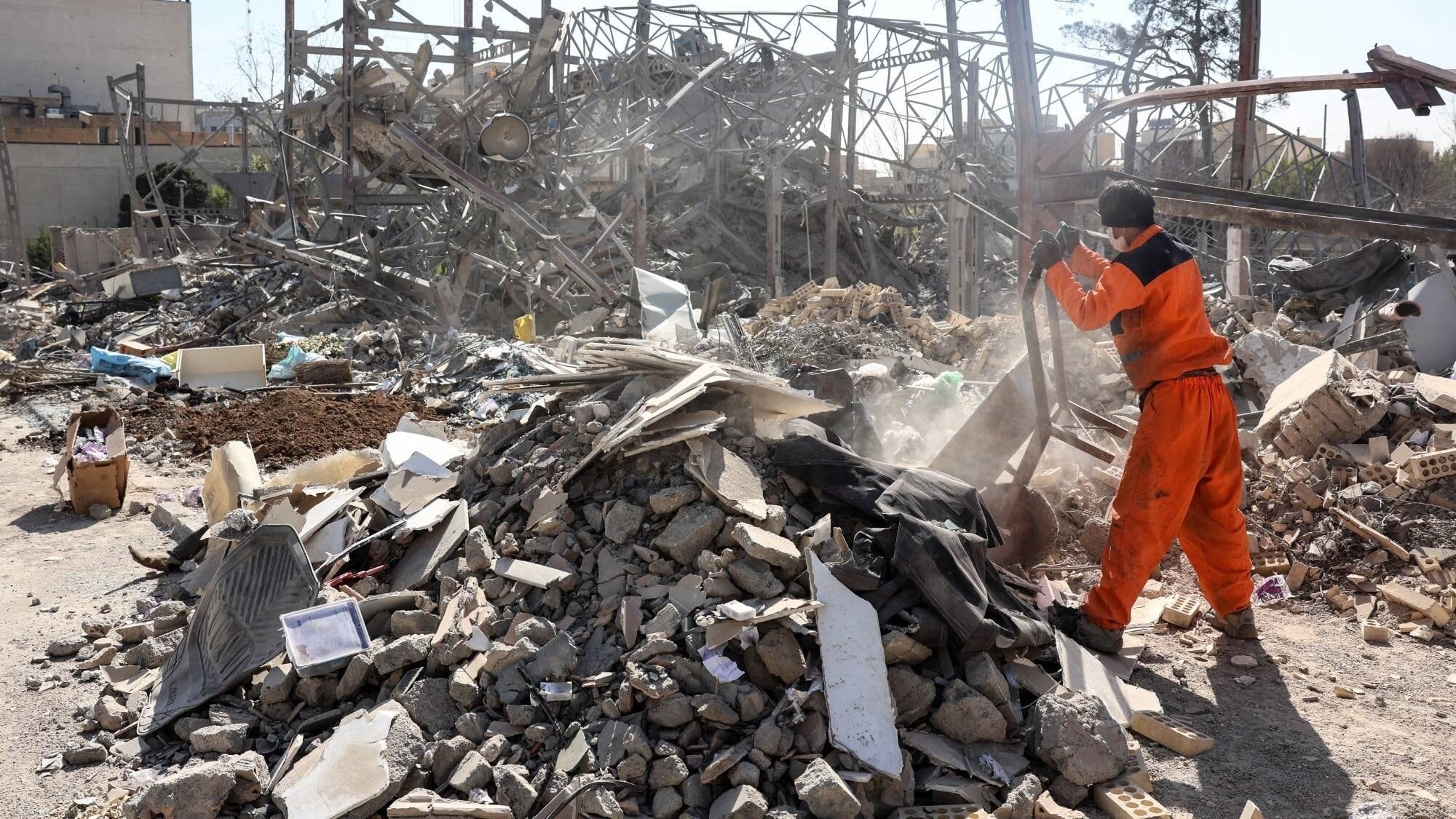 Middle East updates: NZ to send two Defence Force planes to region, US sinks Iranian warship