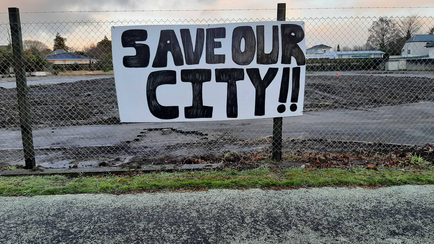 A sign next to a motel that provides emergency housing in Rotorua. Photo / Jo Raphael