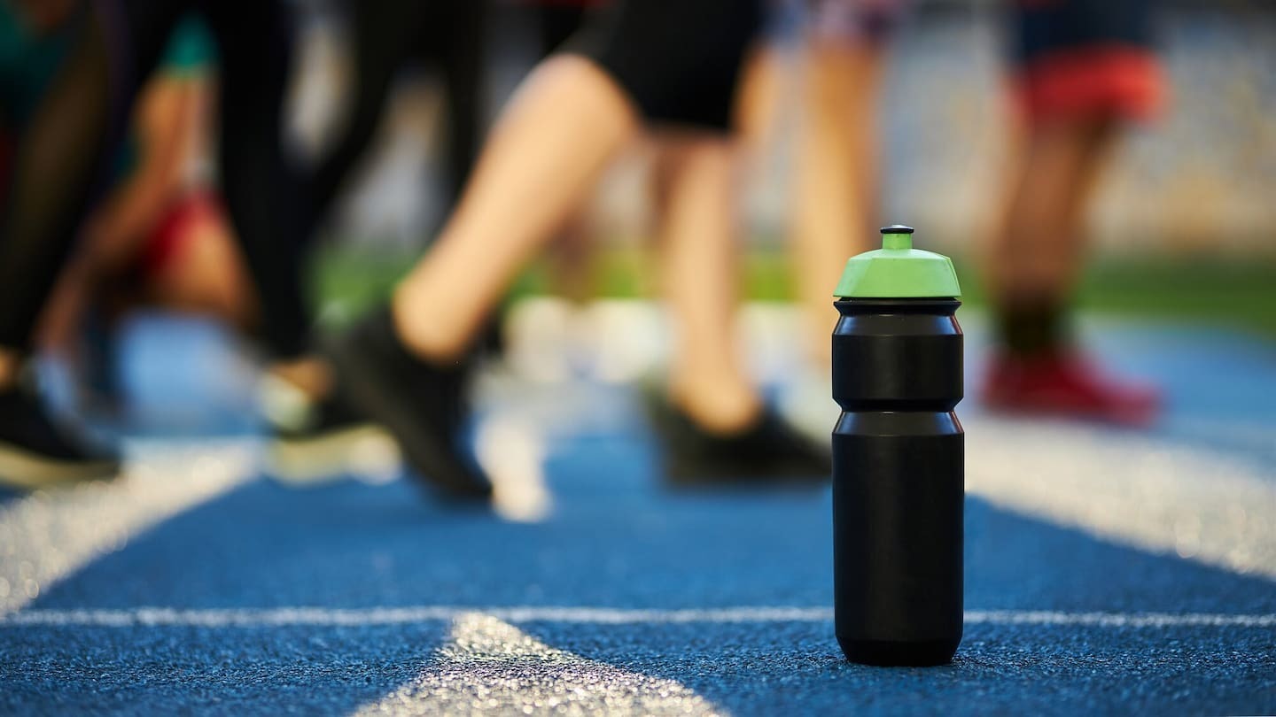Teacher poured wine into her drink bottle and drank it while on lunch duty