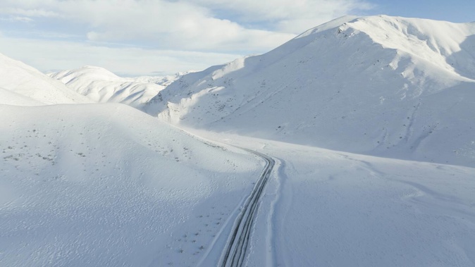 Snow on Lindis Pass. Photo / George Heard