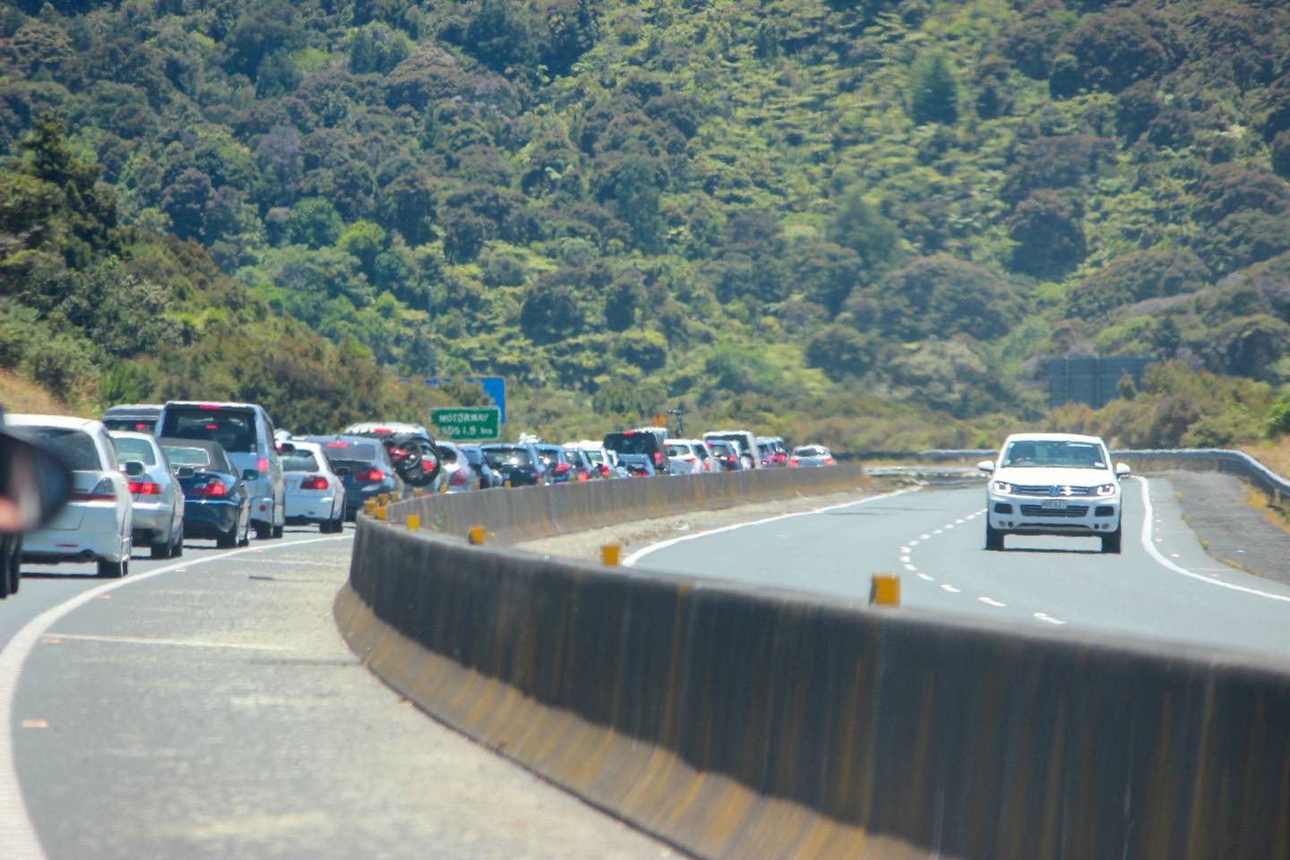 Holidaymakers are being told to prepare for self-isolation should they end up with Covid-19 or come into contact with an infected person this long weekend. (Photo / Jed Bradley)