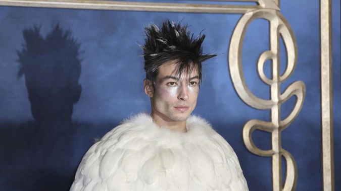 Ezra Miller was arrested at a Hawaii karaoke bar and is scheduled to be arraigned on Tuesday, April19, 2022, on charges of disorderly conduct, harassment and obstructing a highway. (Photo / AP)
