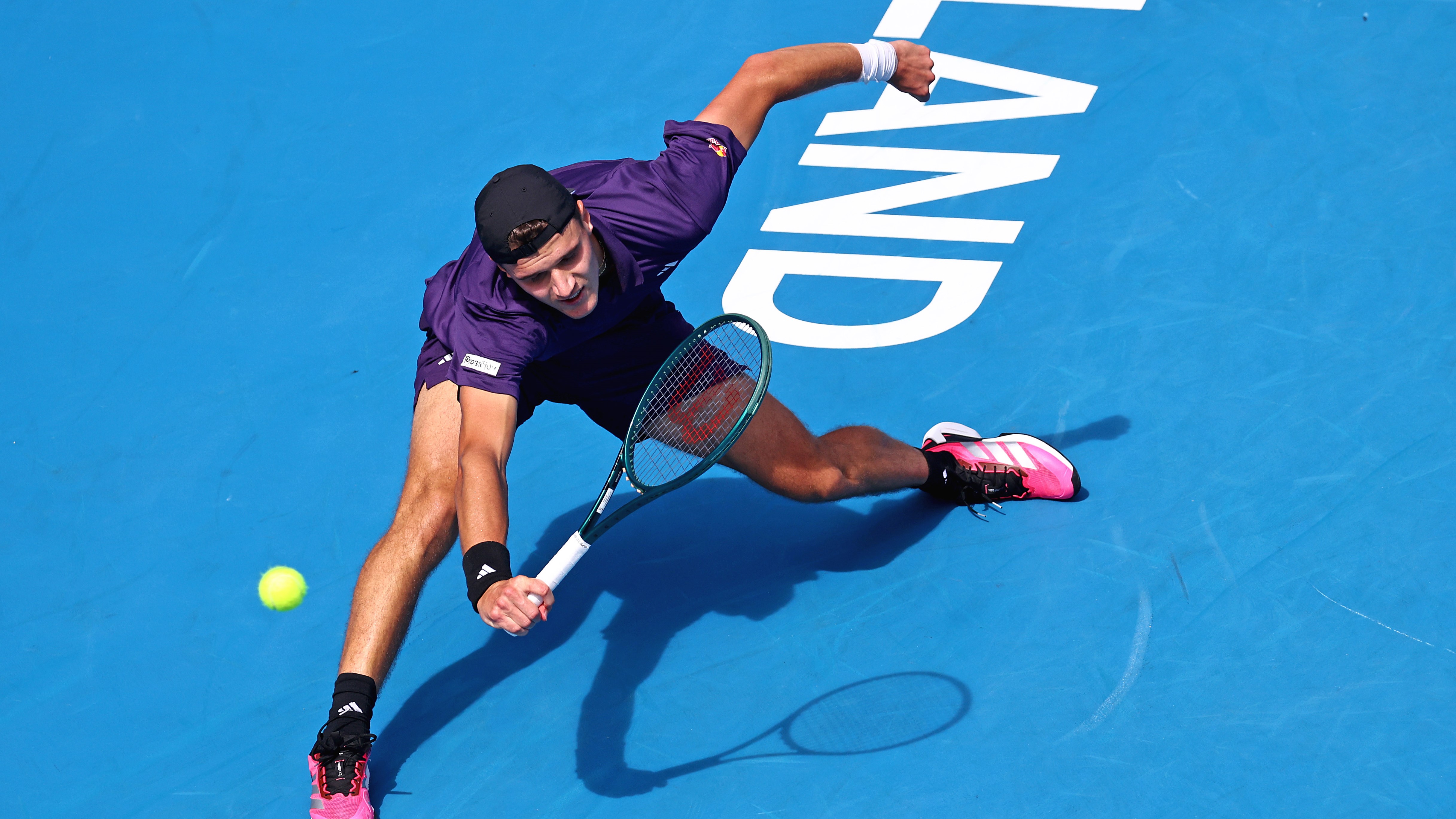 Entertaining points sure to be scored as Mensik and Baez battle for title 