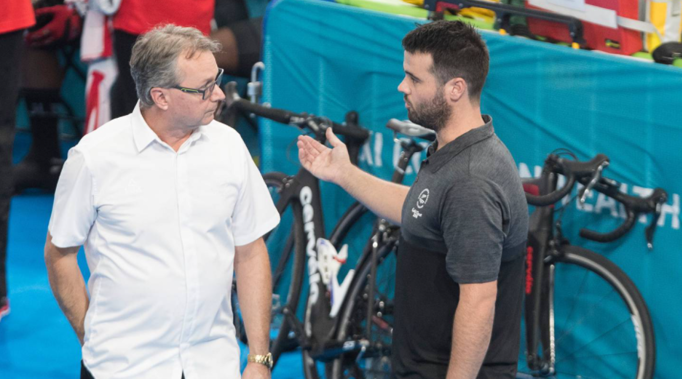 Martin Barras, left, High Performance Director New Zealand Cycling talks with cycling support staff at the Anna Meares Velodrome in 2018. (Photo / Greg Bowker)