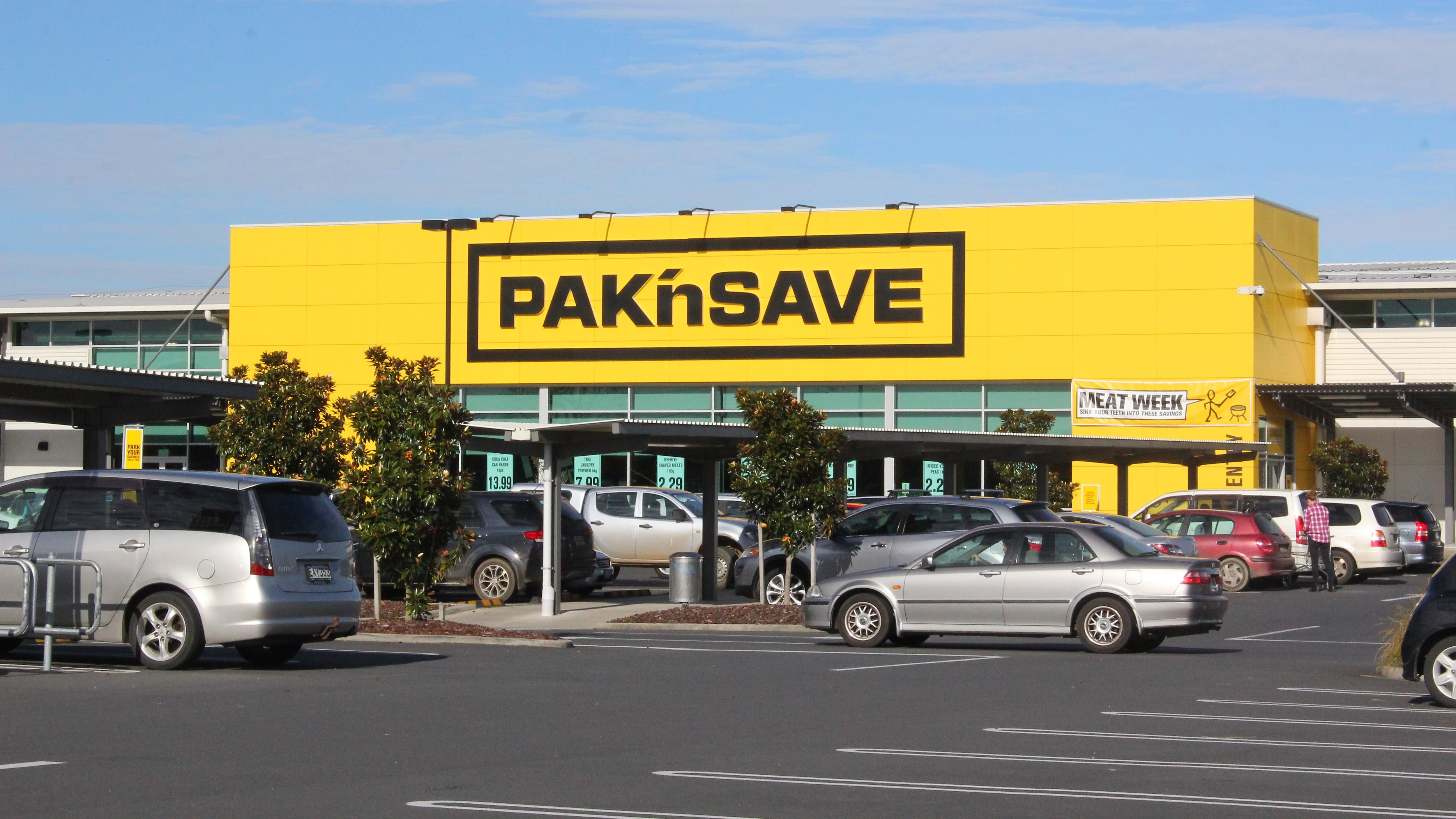 Grocery watchdog pushes for tough penalties over Pak’nSave price breaches, fake specials
