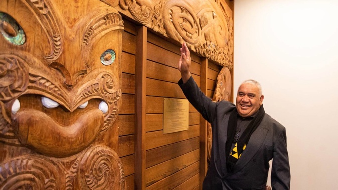 Ted Ngataki of Ngati Tamaoho dedicates his carving at Kainga Ora Homes and Commuinities Takanini office in June. (Photo / Supplied)