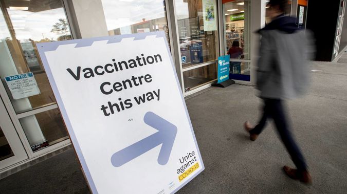 Covid vaccination programme at Unichem in Pakuranga. (Photo / Jason Oxenham)