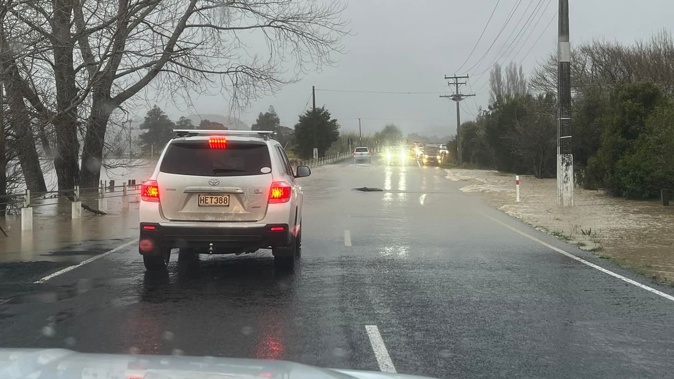 Shallow flooding seen in Kaukapakapa at 8.20am on Friday morning. / Geoff Upson.