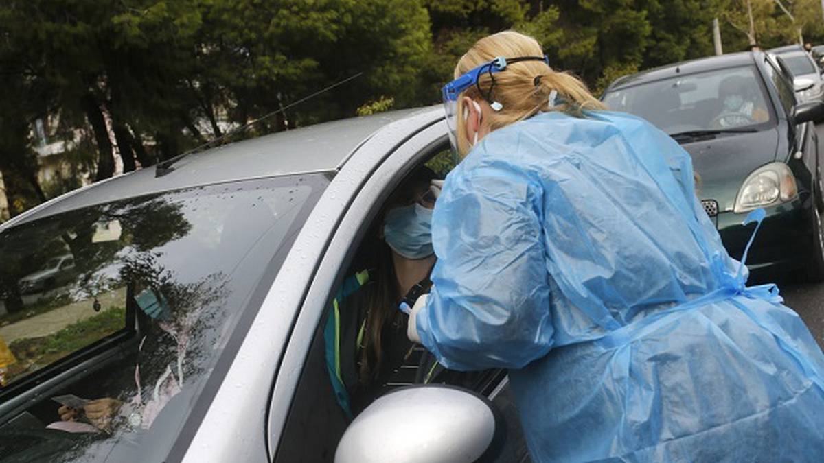 Australian Clinical Labs made the decision to shut the labs and would reopen from Tuesday as it cleared the backlog of swabs. Photo / Getty Images 