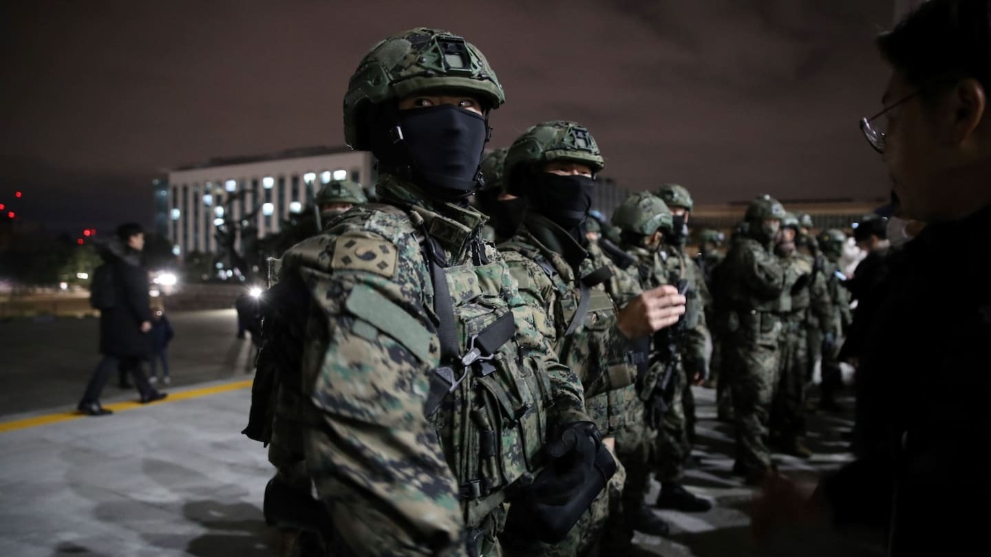 South Korean soldiers try get into the national assembly in Seoul, South Korea. Photo /Getty Images